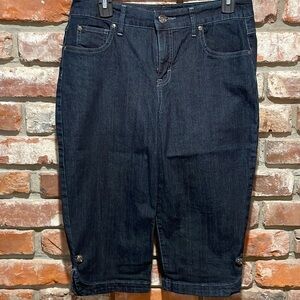 Nine West Capri Size 8 Dark Wash Cropped Denim